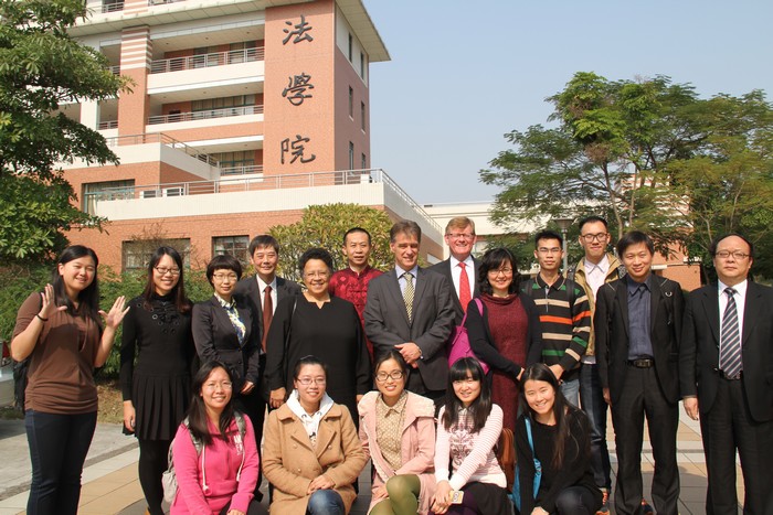 英国专家团访问我院并进行座谈交流