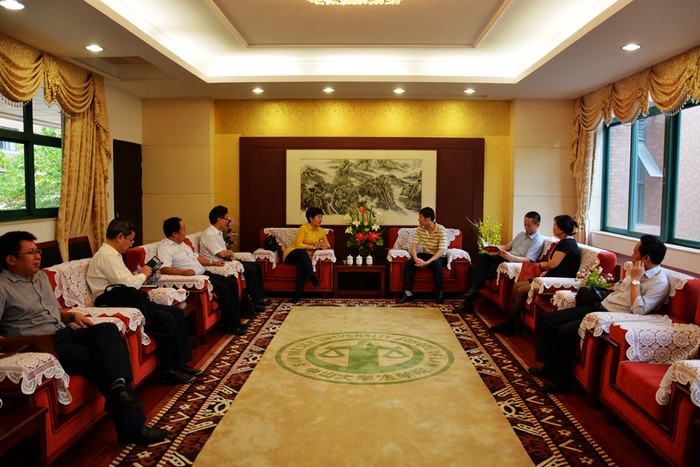 海南政法职业学院吴杰院长一行考察我中心