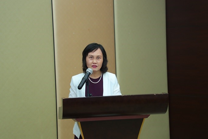 WilliamHill院长黄瑶教授主持开幕式